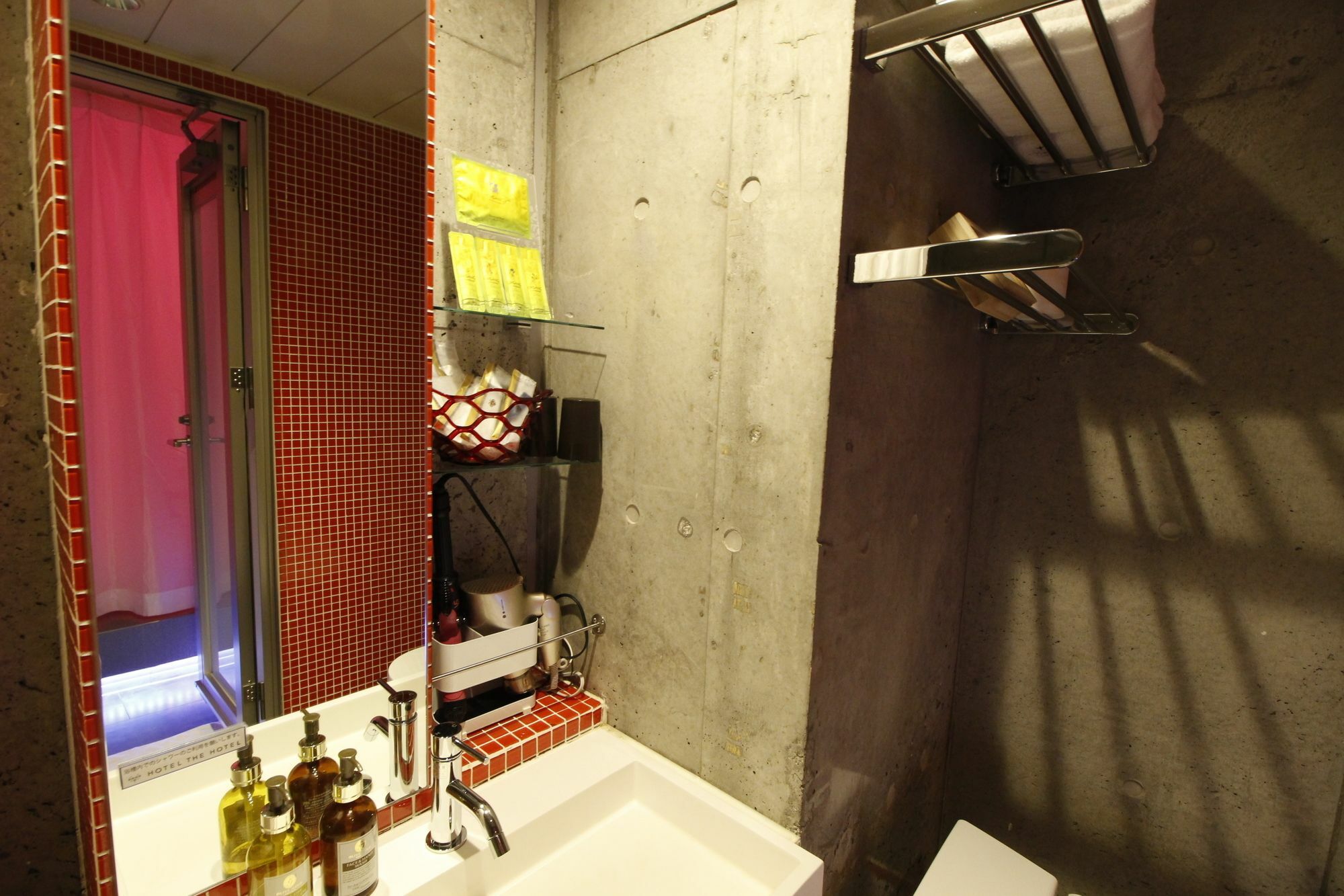 Hotel The Hotel Shinjuku (Adults Only) طوكيو المظهر الخارجي الصورة